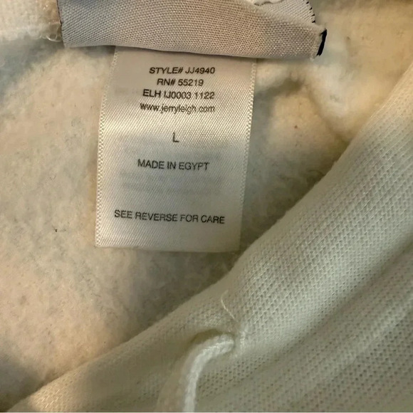 Modern Lux Women's Protect Your Peace Graphic Sweatshirt - Cream - Picture 7 of 7